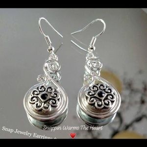 Snappin Warms The Heart ♥️ Earrings w 12 mm Snaps
